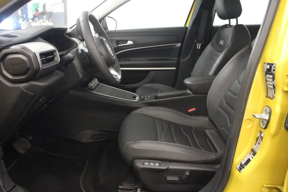 Jeep Avenger 1.2 e-Hybrid Altitude uit 2024, foto 15