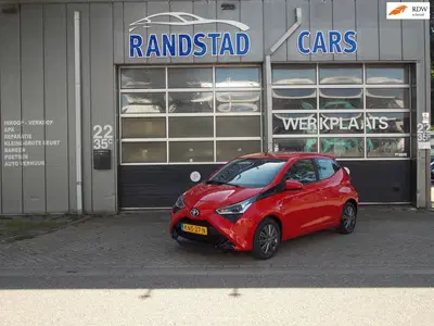 Toyota Aygo 1.0 VVT-i x-play Airco Camera Elek Pakket uit 2021