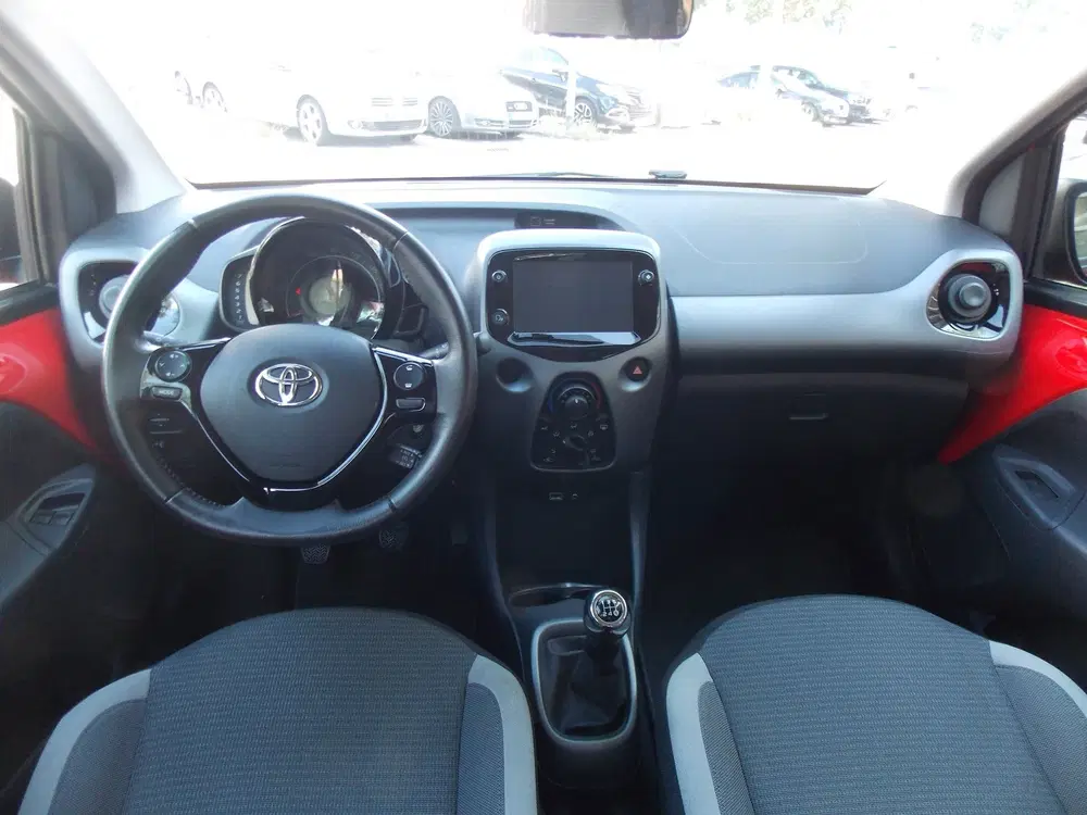 Toyota Aygo 1.0 VVT-i x-play Airco Camera Elek Pakket uit 2021, foto 2