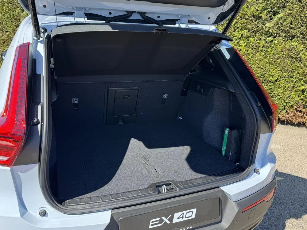 Volvo EX40 Single Motor Extended Range Business Editi uit 2026, foto 12