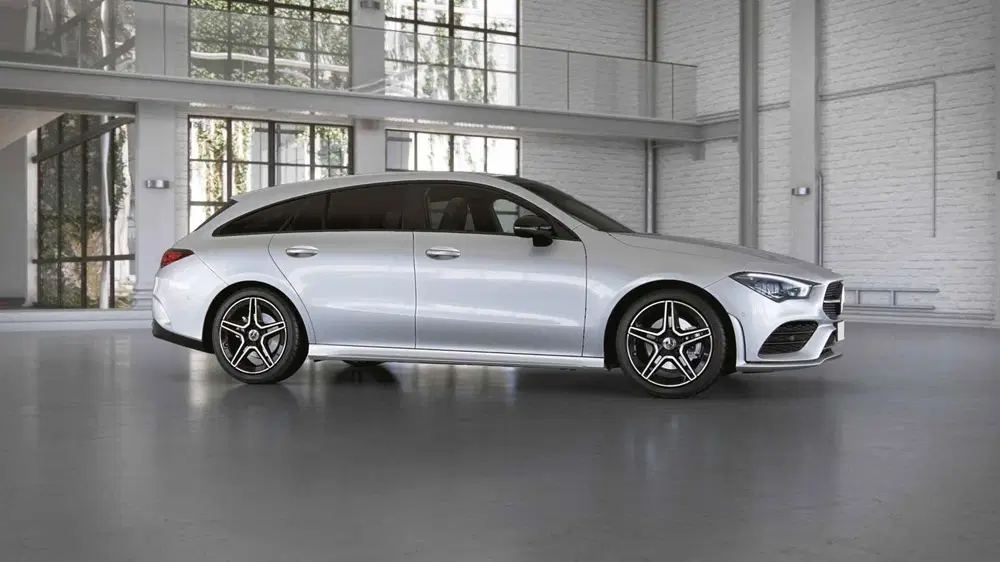Mercedes-Benz CLA 180 AMG Line uit 2022, foto 2