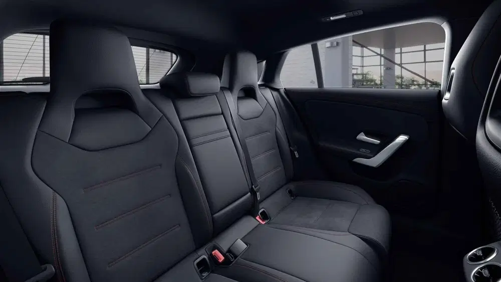 Mercedes-Benz CLA 180 AMG Line uit 2022, foto 6