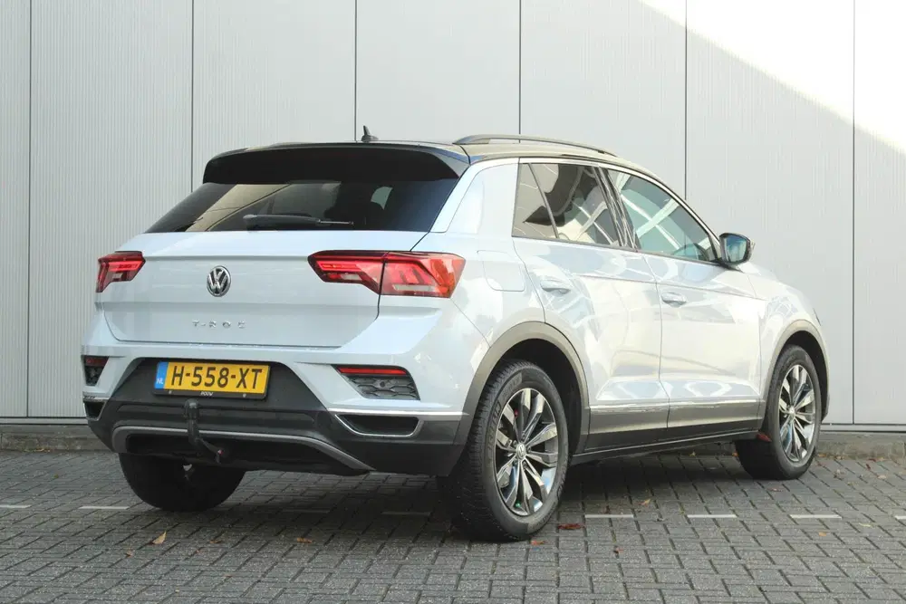 Volkswagen T-Roc 1.5 TSI 150pk DSG Sport Business R uit 2019, foto 2