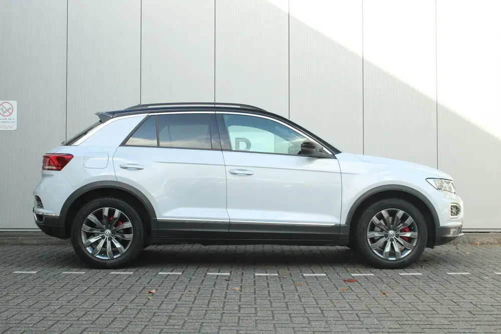 Volkswagen T-Roc 1.5 TSI 150pk DSG Sport Business R uit 2019, foto 3