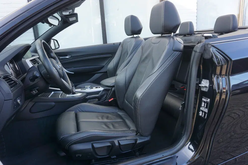 BMW 2-serie 2 Serie Cabrio 220i High Exec M-Pakket uit 2020, foto 11