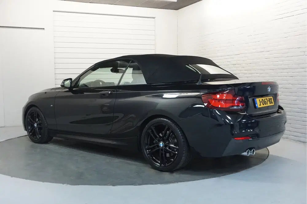 BMW 2-serie 2 Serie Cabrio 220i High Exec M-Pakket uit 2020, foto 4