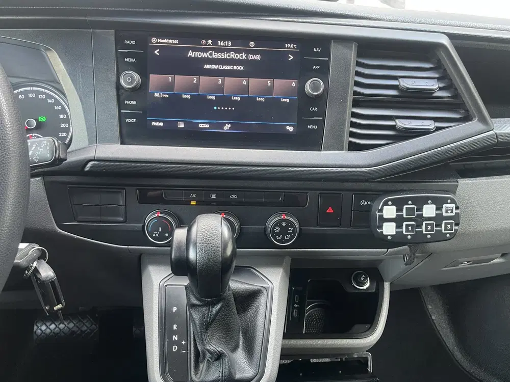 Volkswagen Transporter 2.0 TDI L2H1 30 DC 150pk Automaat Air uit 2021, foto 13