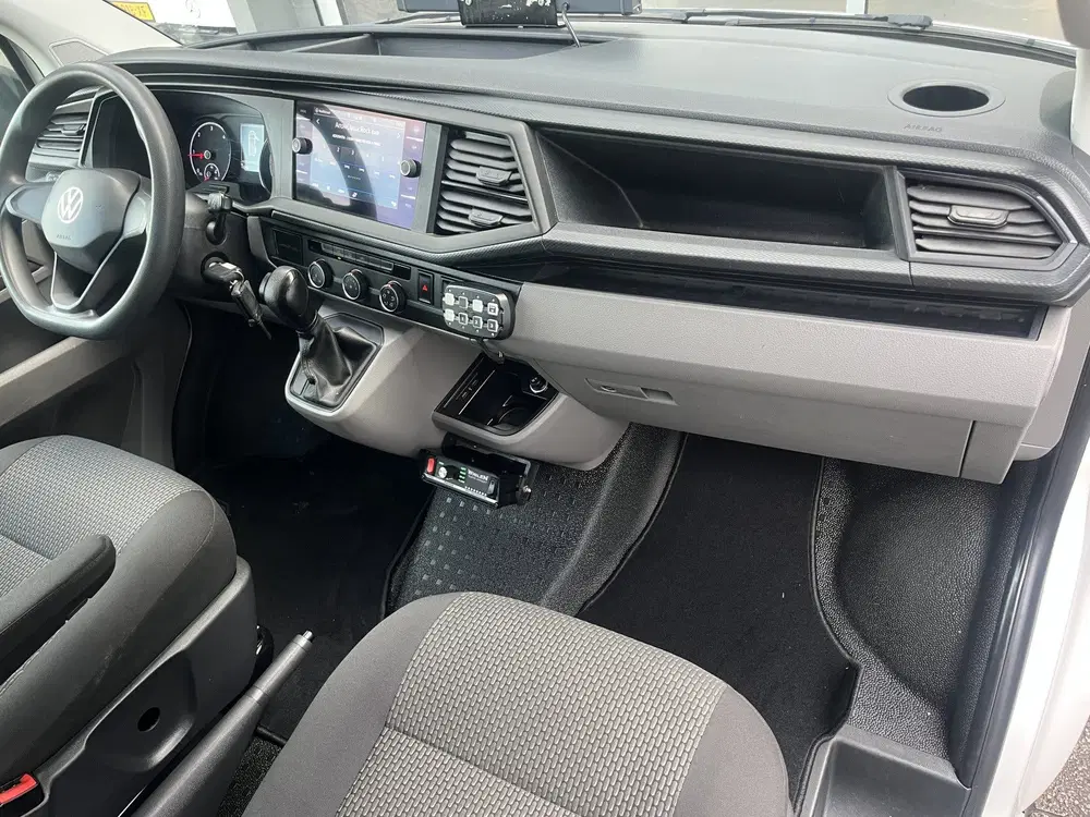 Volkswagen Transporter 2.0 TDI L2H1 30 DC 150pk Automaat Air uit 2021, foto 6
