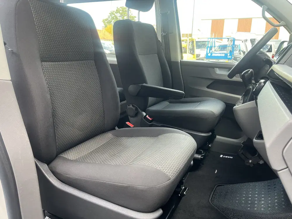 Volkswagen Transporter 2.0 TDI L2H1 30 DC 150pk Automaat Air uit 2021, foto 7