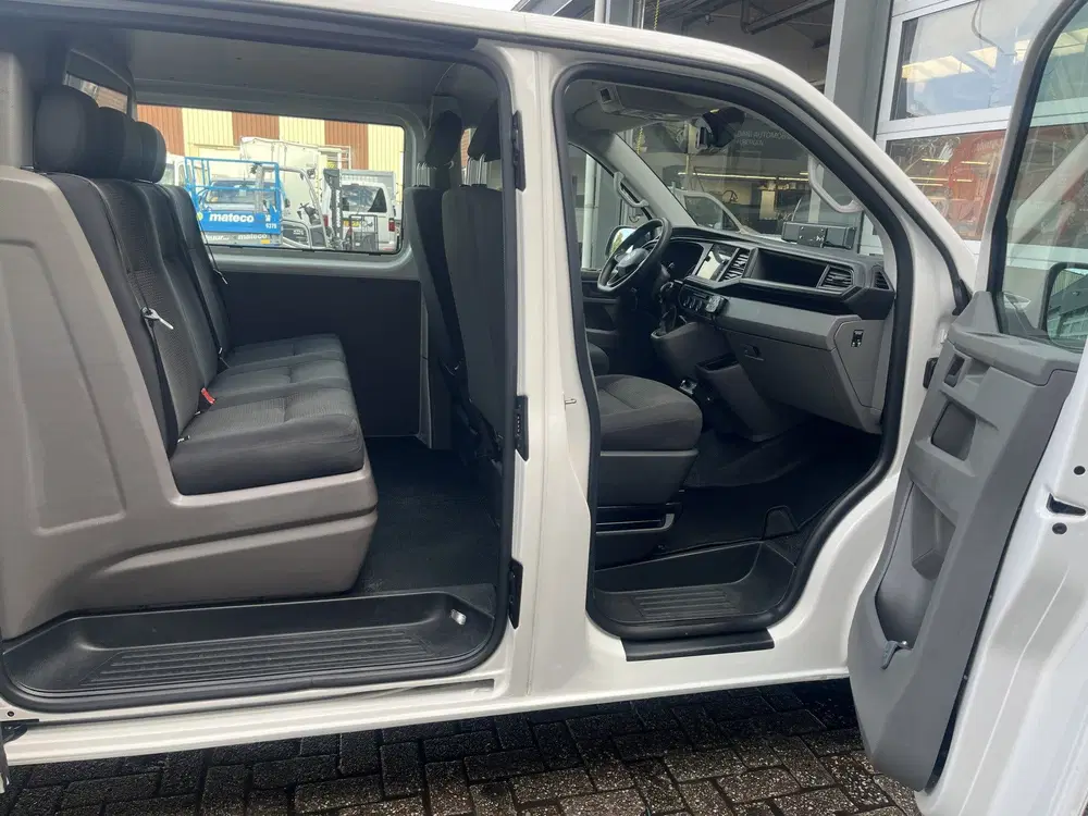 Volkswagen Transporter 2.0 TDI L2H1 30 DC 150pk Automaat Air uit 2021, foto 8