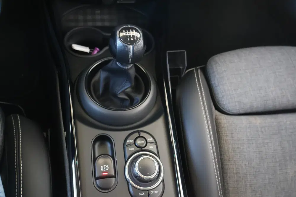 Mini Clubman One uit 2022, foto 12