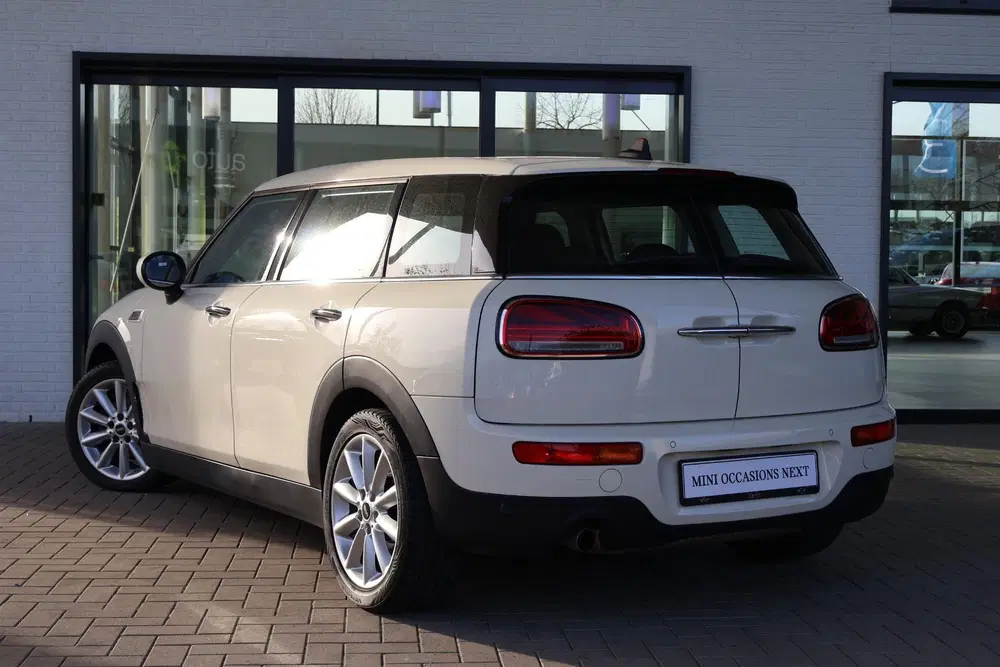 Mini Clubman One uit 2022, foto 14