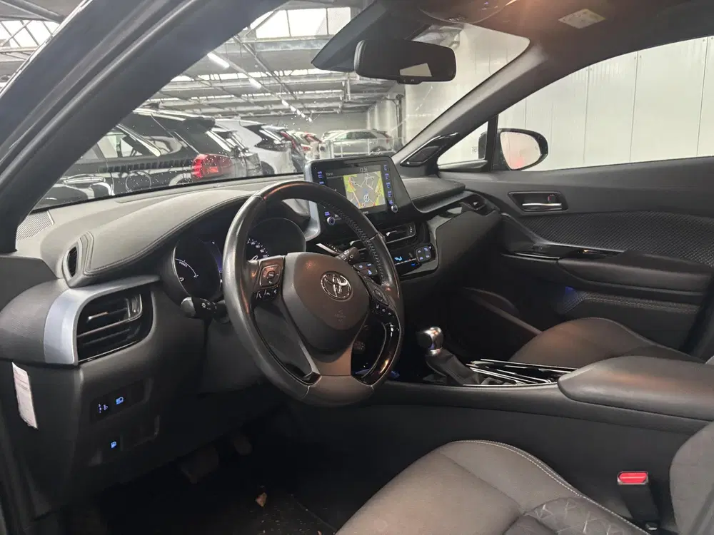 Toyota C-HR 2.0 Hybrid First Edition uit 2020, foto 2