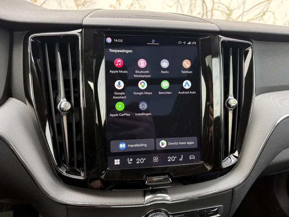Volvo XC60 2.0 T8 Plug-in hybrid AWD Plus Bright uit 2023, foto 13