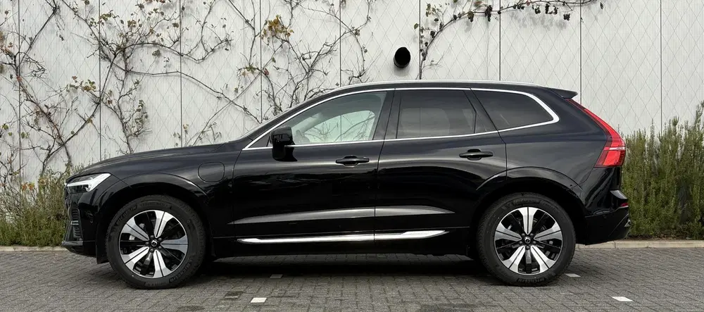 Volvo XC60 2.0 T8 Plug-in hybrid AWD Plus Bright uit 2023, foto 2