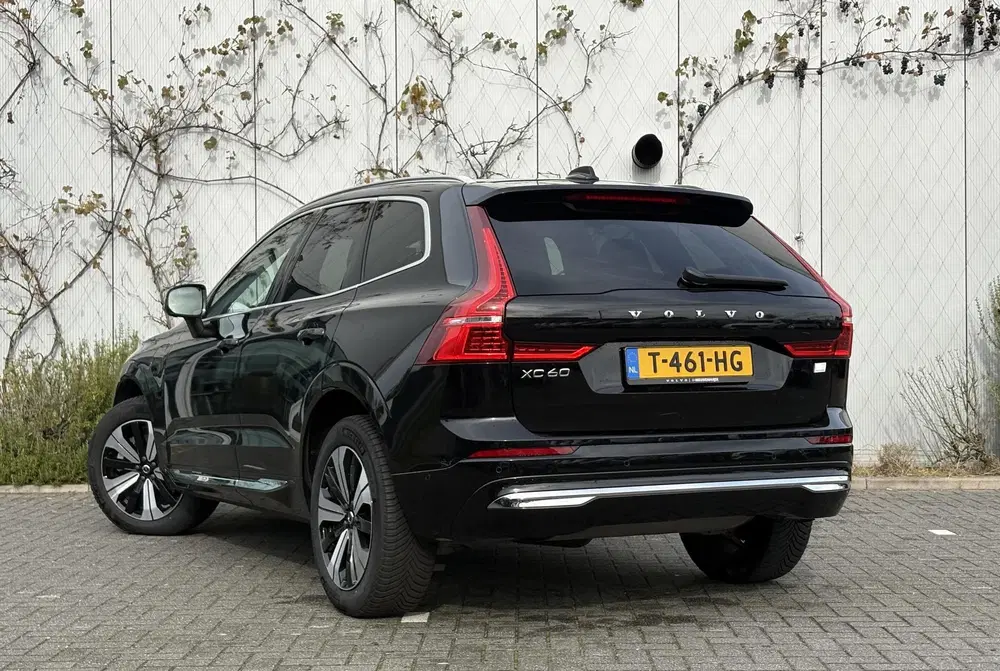 Volvo XC60 2.0 T8 Plug-in hybrid AWD Plus Bright uit 2023, foto 3