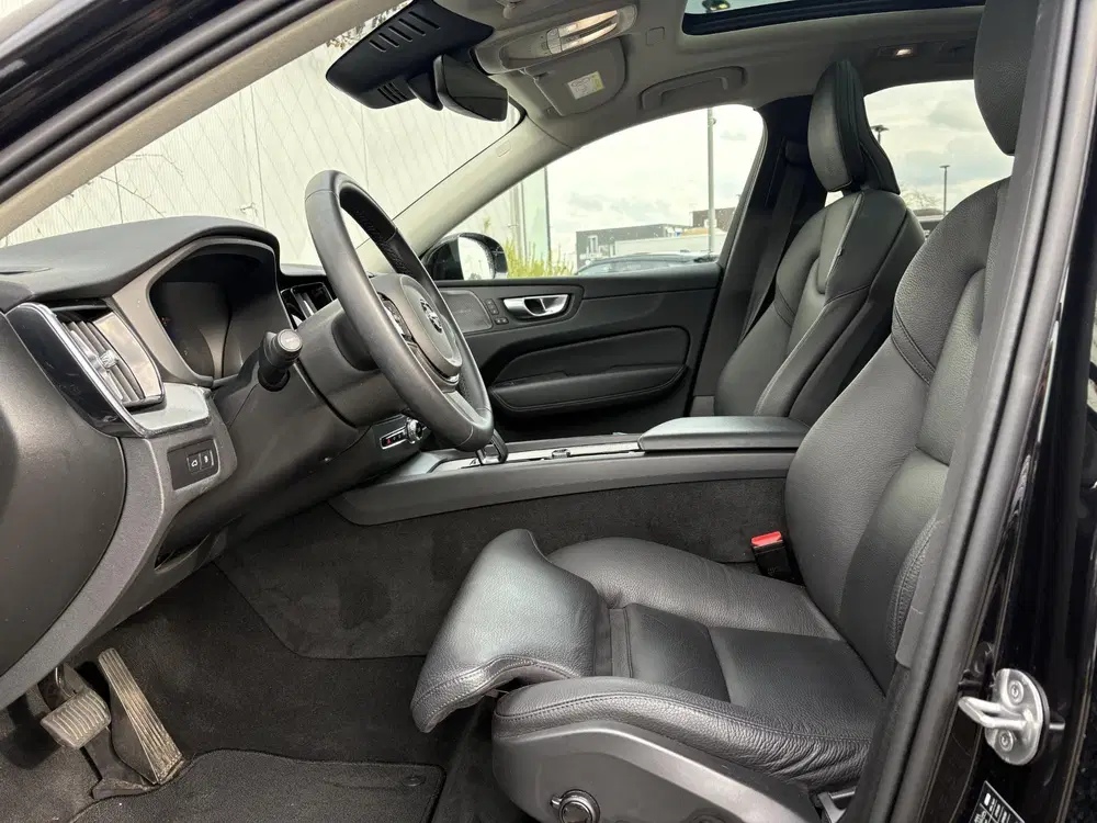 Volvo XC60 2.0 T8 Plug-in hybrid AWD Plus Bright uit 2023, foto 5