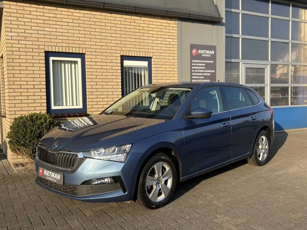 Skoda Scala 1.0 TSI Sport Bns CARPLAY-ALL SEASON-PARK uit 2021, foto 2