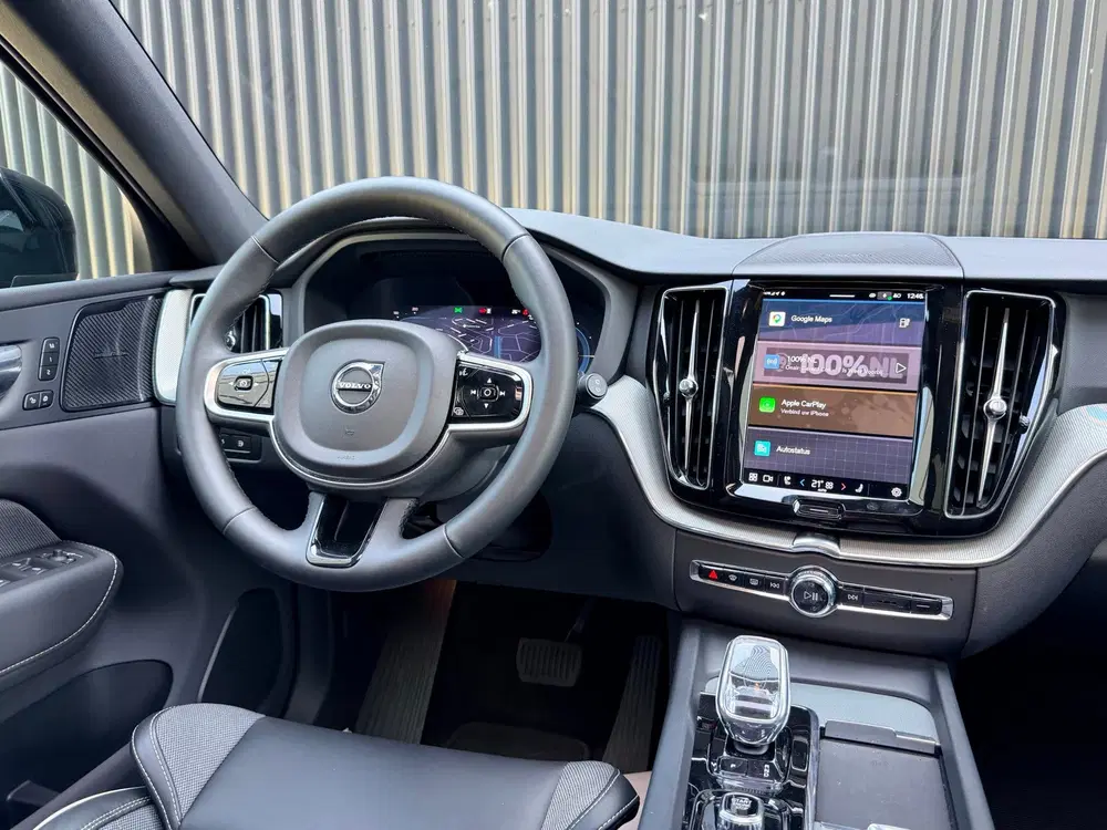 Volvo XC60 2.0 T6 Plug-in hybrid AWD Plus Black Editi uit 2025, foto 12