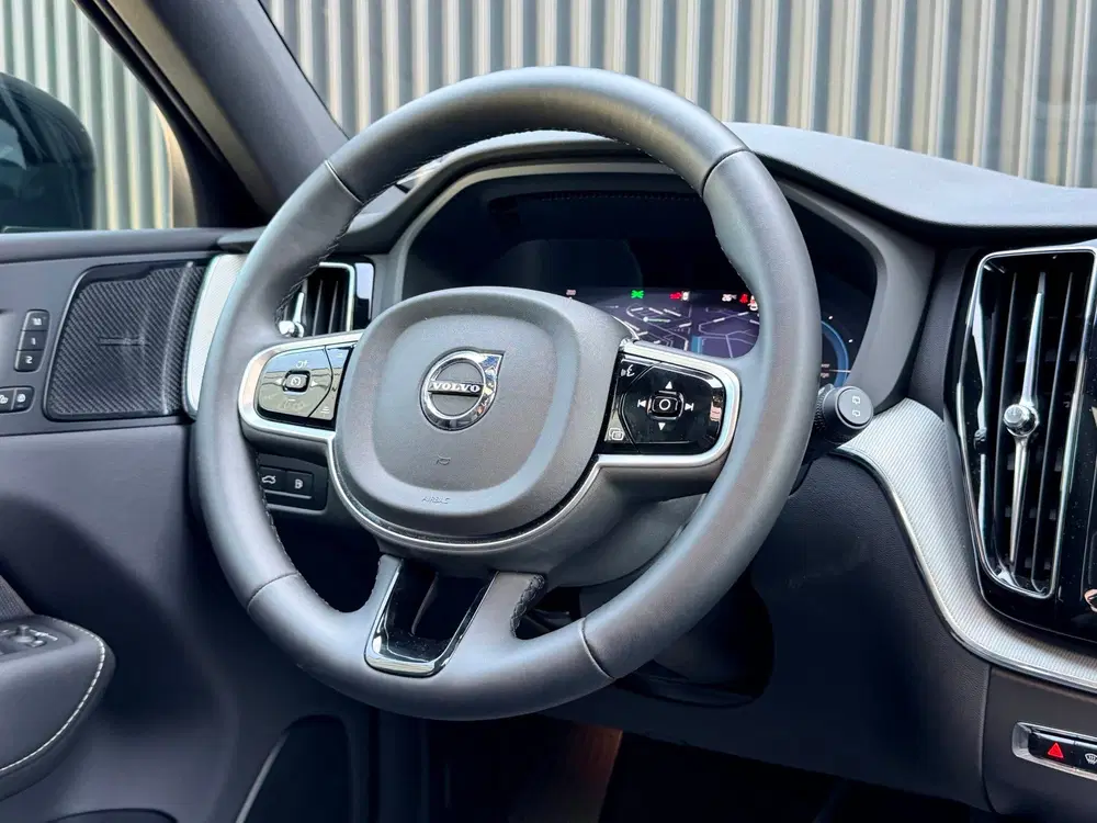 Volvo XC60 2.0 T6 Plug-in hybrid AWD Plus Black Editi uit 2025, foto 13