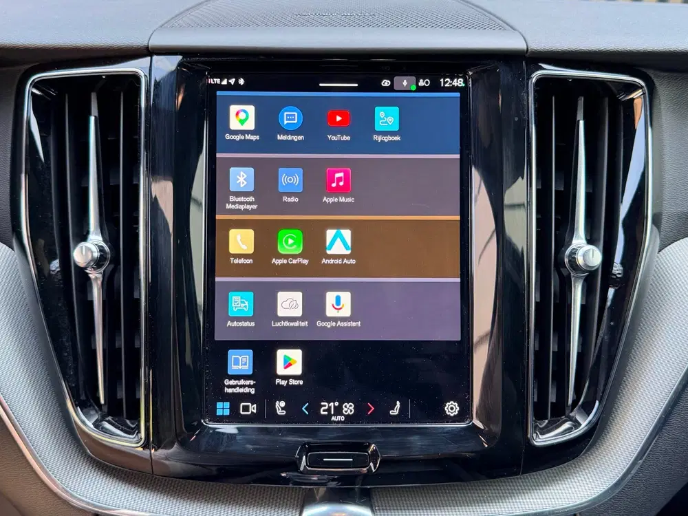 Volvo XC60 2.0 T6 Plug-in hybrid AWD Plus Black Editi uit 2025, foto 7