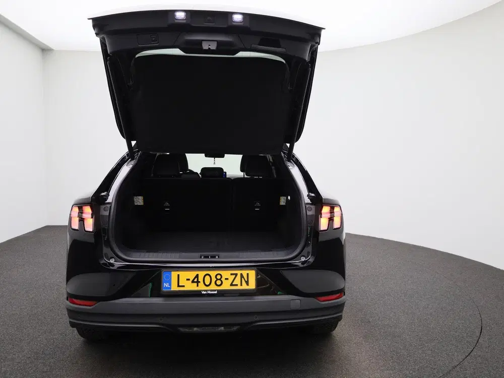 Ford Mustang Mach-E Extended RWD 98 kWh uit 2021, foto 11