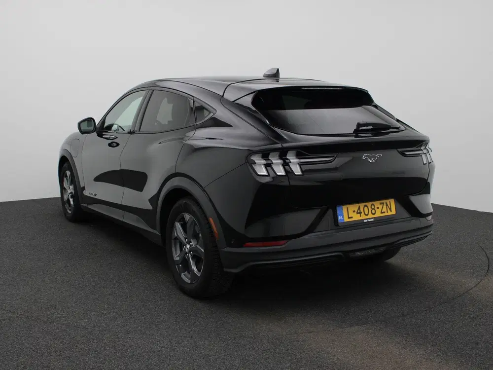 Ford Mustang Mach-E Extended RWD 98 kWh uit 2021, foto 2