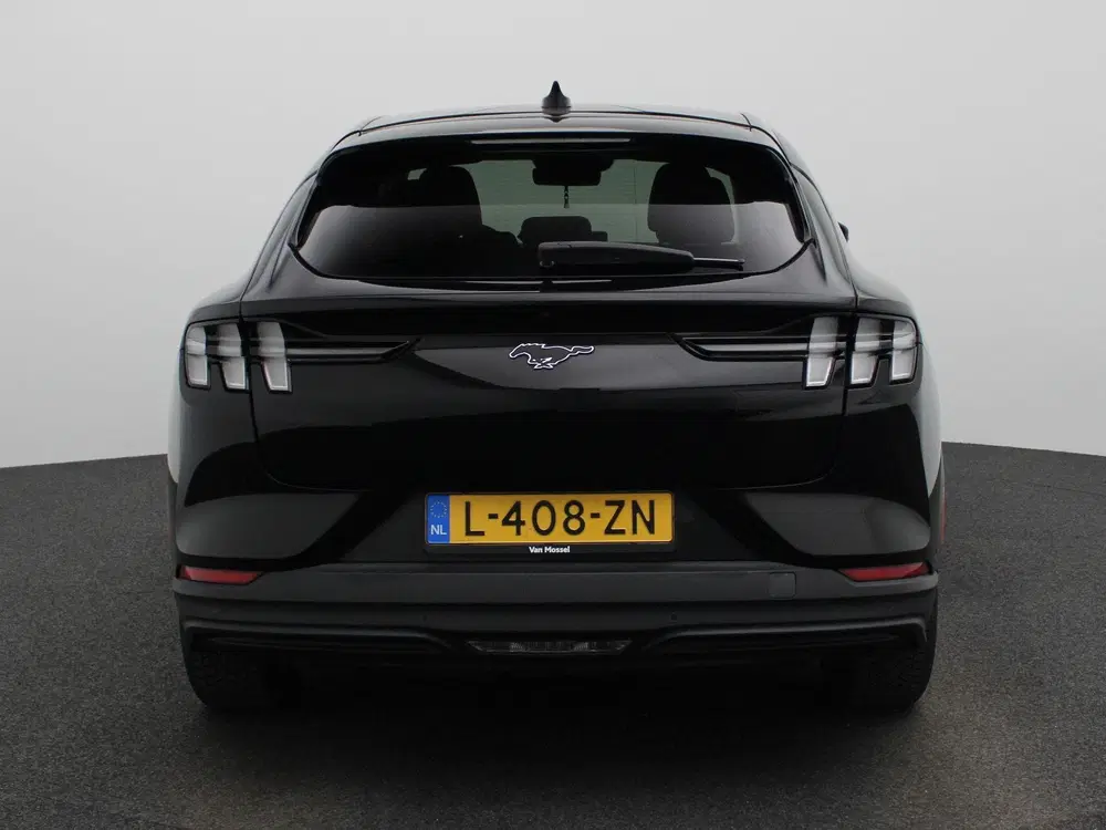 Ford Mustang Mach-E Extended RWD 98 kWh uit 2021, foto 5