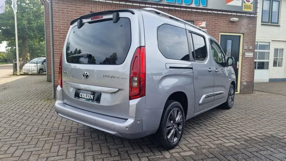 Toyota Proace City 1.2 Turbo Dynamic L2 Long uit 2022, foto 2