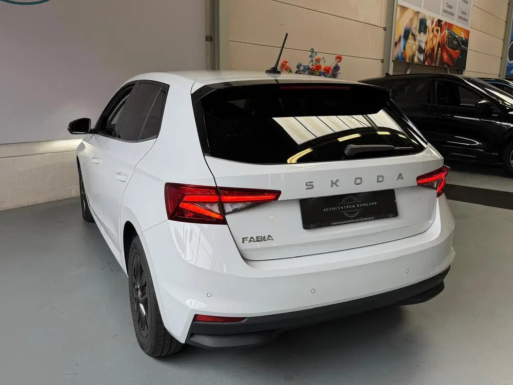 Skoda Fabia 1.0 TSI Business Edition Automaat uit 2025, foto 3