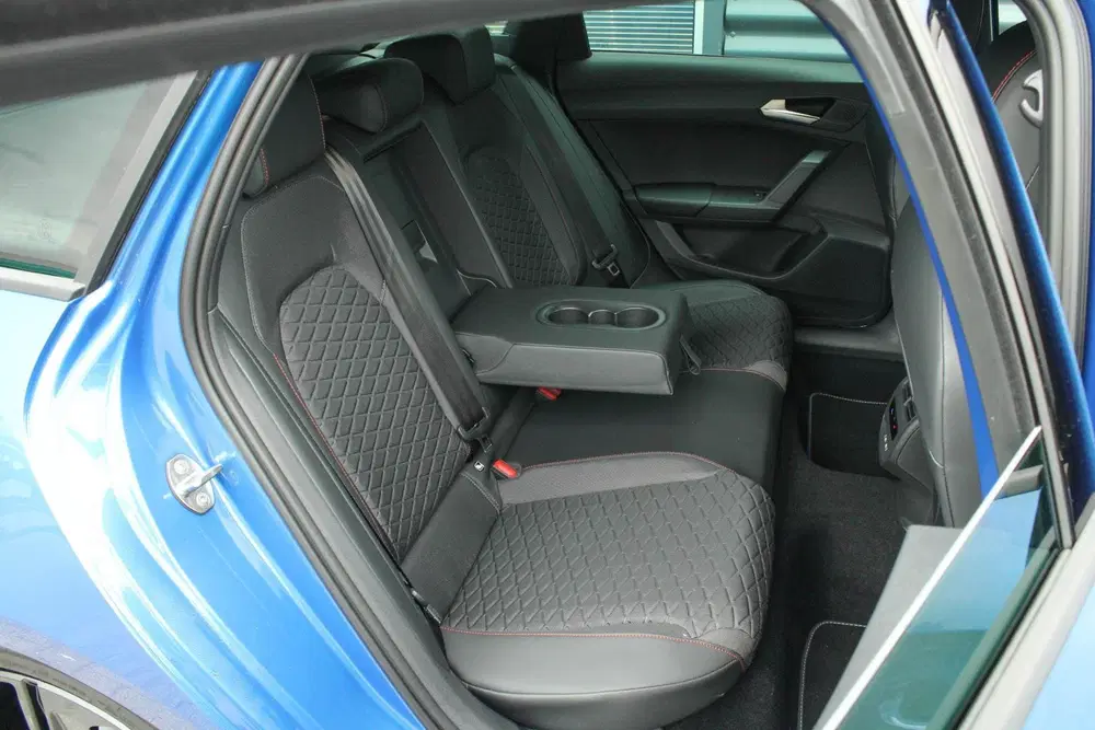 SEAT Leon 1.5 TSI e-Hybrid 204pk FR Business uit 2026, foto 15