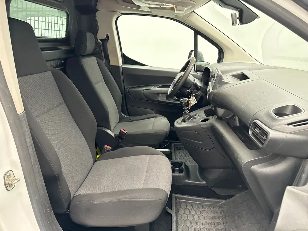 Citroën Berlingo Citroen Berlingo 1.2 PureTech Club uit 2020, foto 12