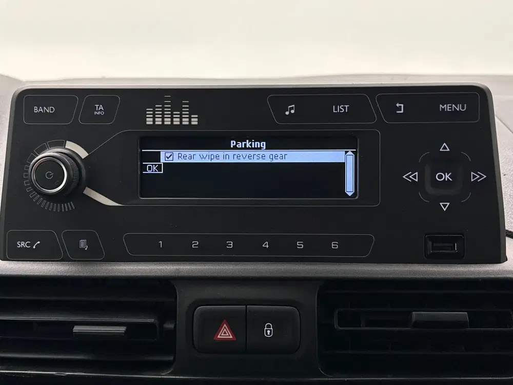 Citroën Berlingo Citroen Berlingo 1.2 PureTech Club uit 2020, foto 15