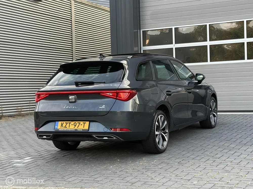 SEAT Leon Leon 1.4 TSI eHybrid PHEV FR uit 2021, foto 2