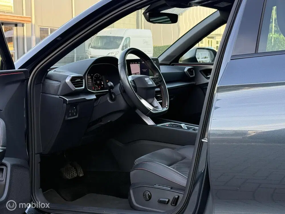 SEAT Leon Leon 1.4 TSI eHybrid PHEV FR uit 2021, foto 3
