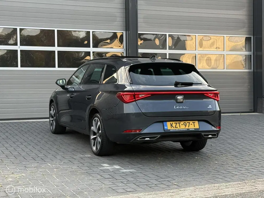 SEAT Leon Leon 1.4 TSI eHybrid PHEV FR uit 2021, foto 6