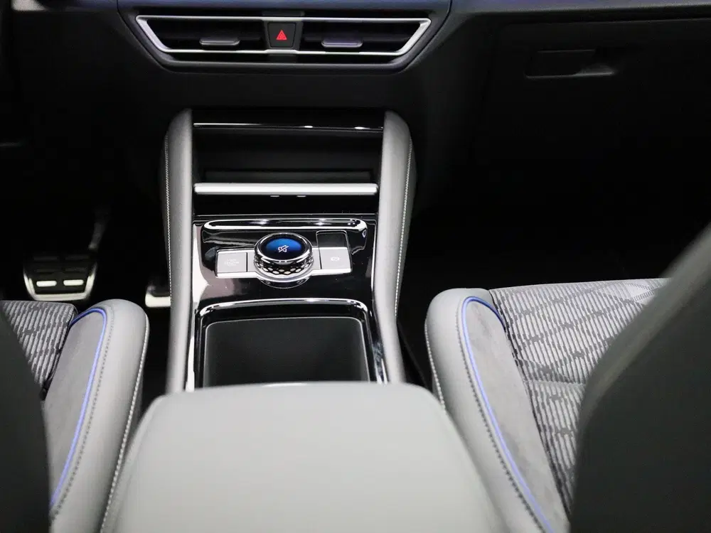 Volkswagen Tiguan 1.5 eHybrid R-Line Edition 204 PK uit 2025, foto 10