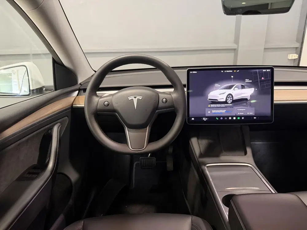 Tesla Model Y Long Range AWD 75 kWh uit 2023, foto 11