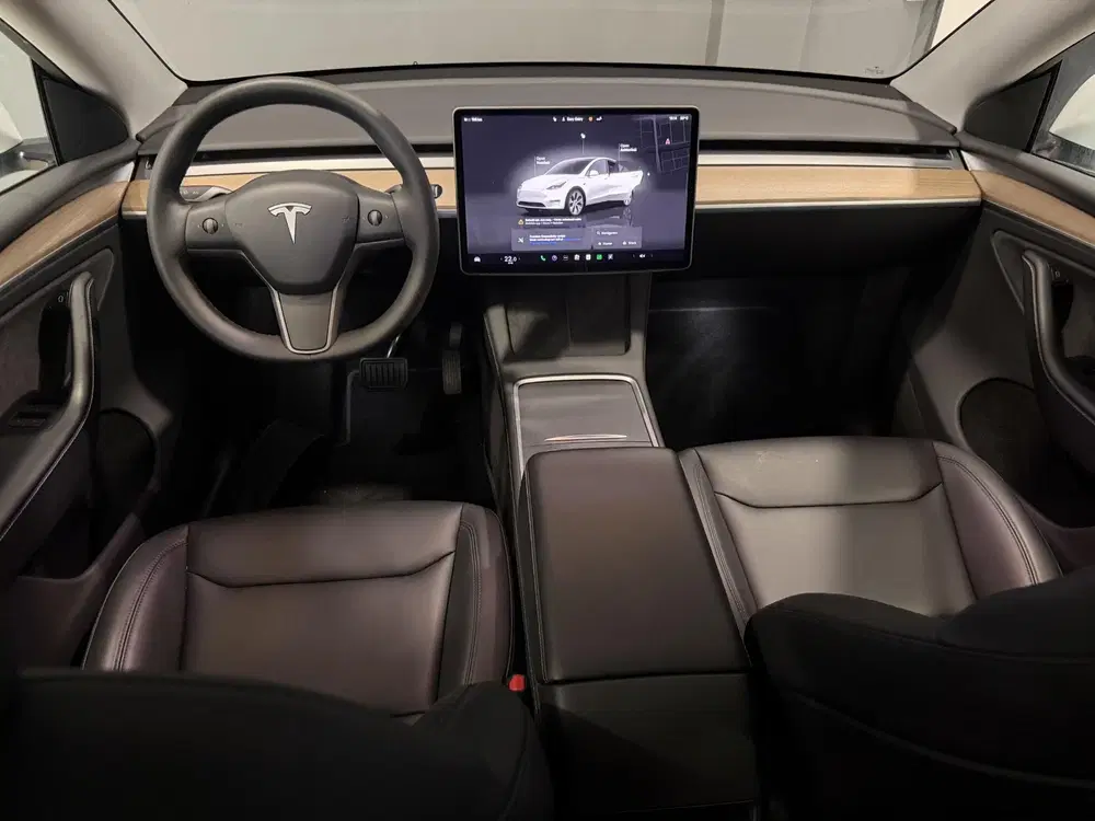 Tesla Model Y Long Range AWD 75 kWh uit 2023, foto 13