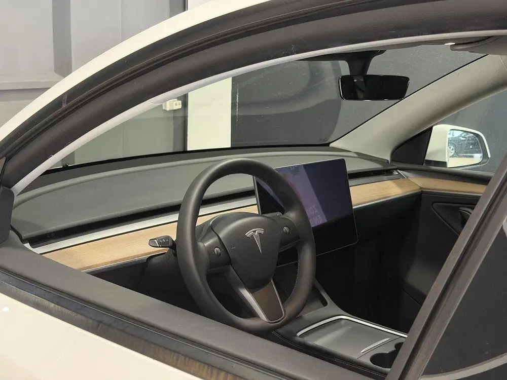 Tesla Model Y Long Range AWD 75 kWh uit 2023, foto 3