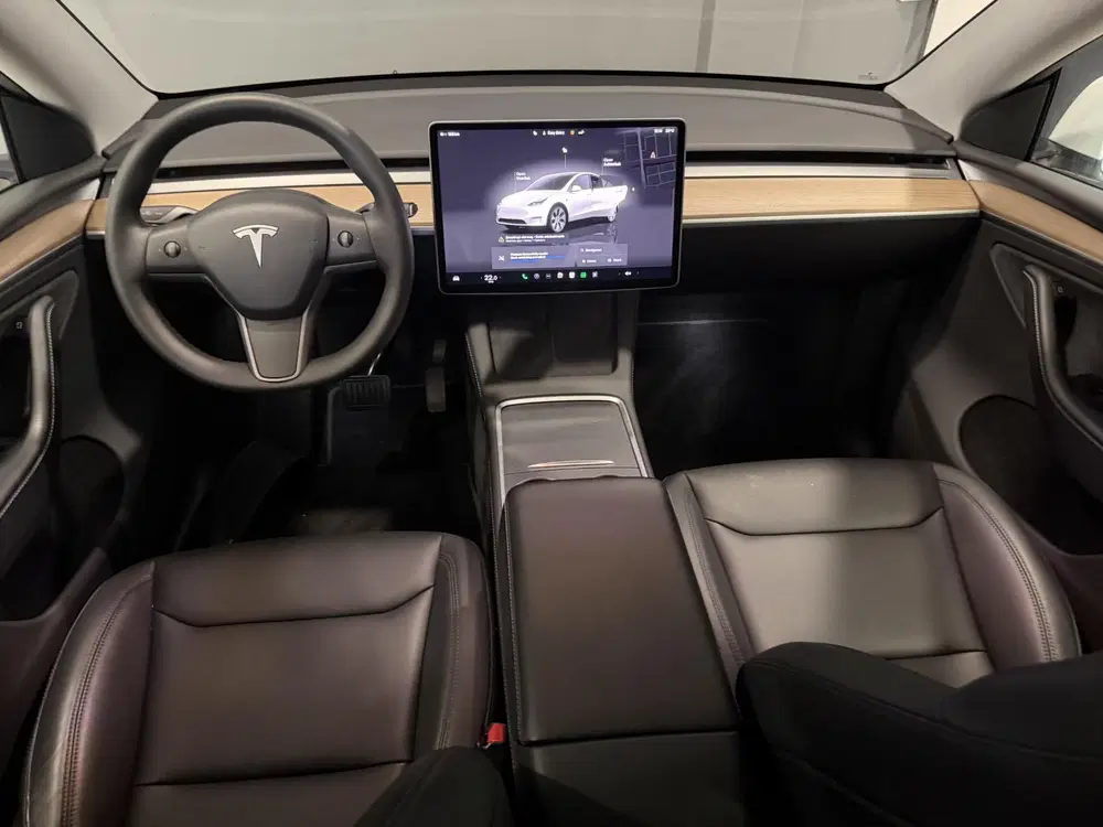 Tesla Model Y Long Range AWD 75 kWh uit 2023, foto 9