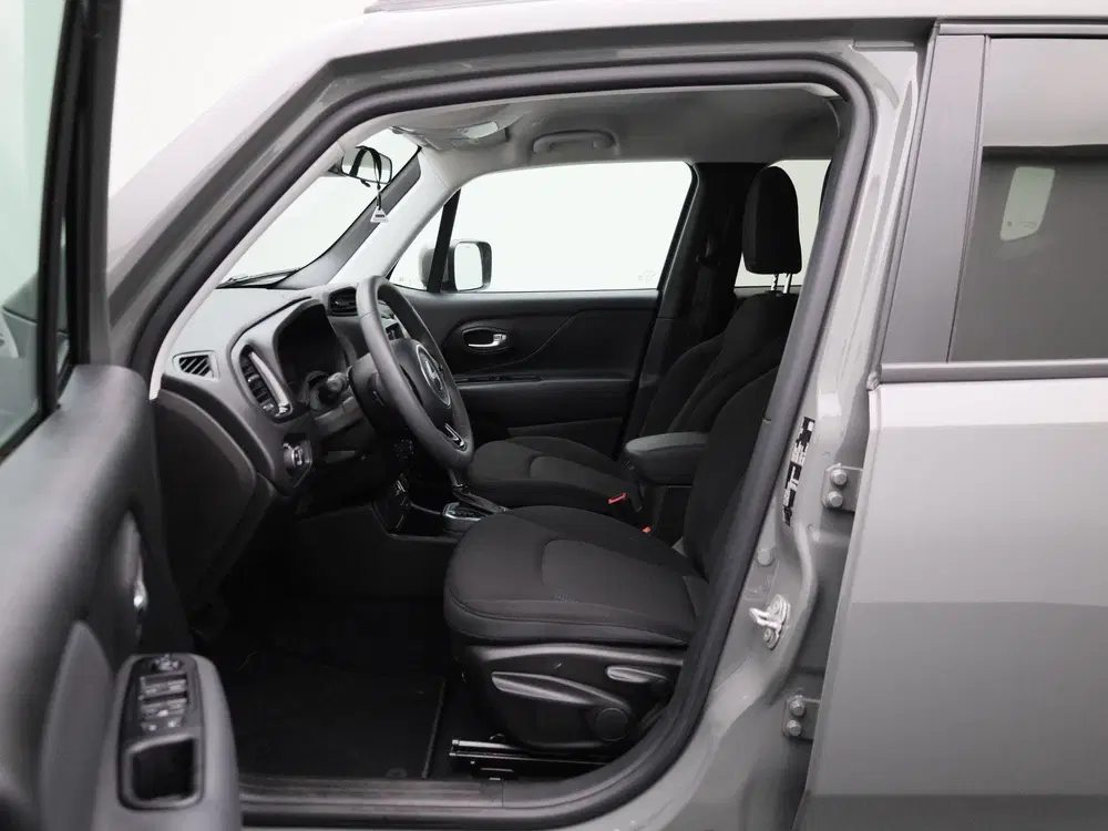 Jeep Renegade 1.3 T4 150 4x2 DDCT Black Star uit 2021, foto 10