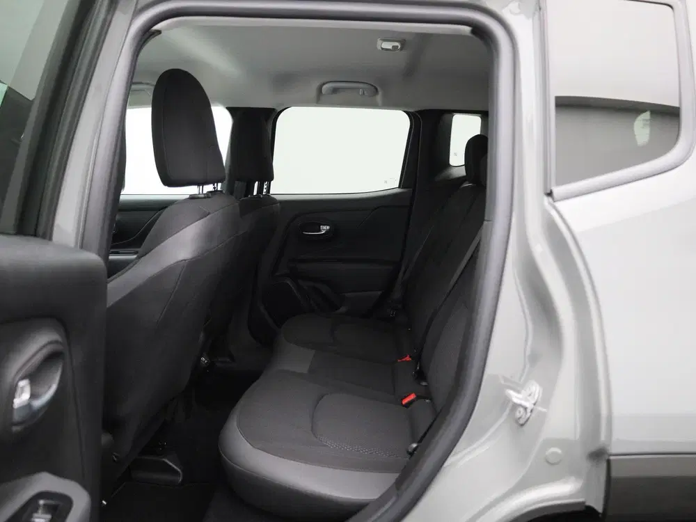 Jeep Renegade 1.3 T4 150 4x2 DDCT Black Star uit 2021, foto 11