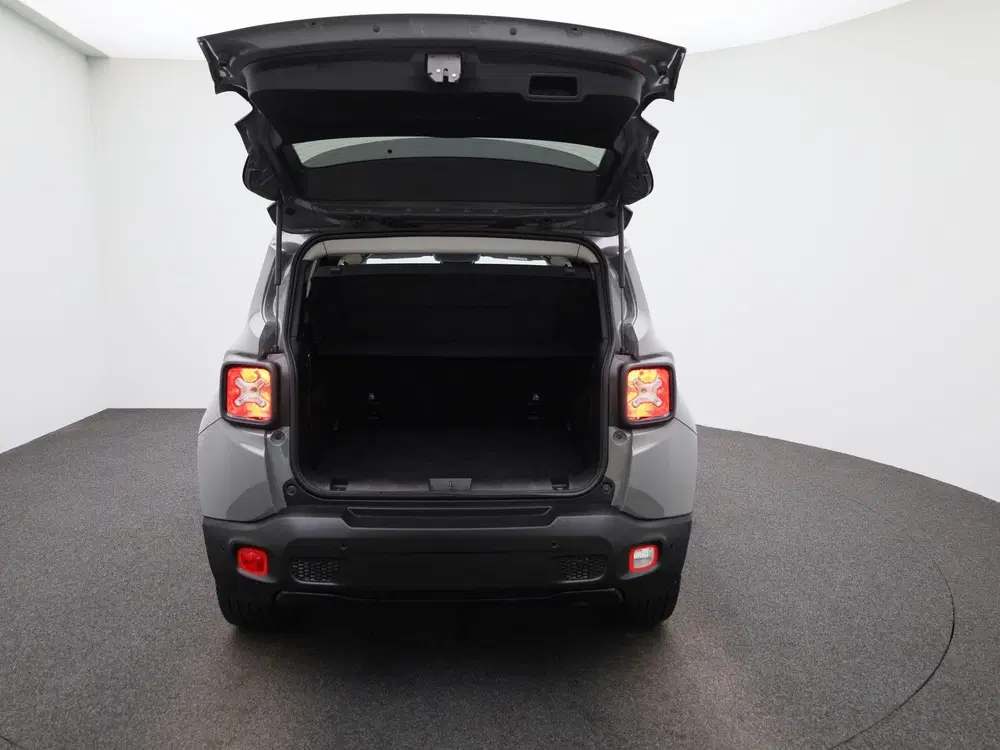 Jeep Renegade 1.3 T4 150 4x2 DDCT Black Star uit 2021, foto 12