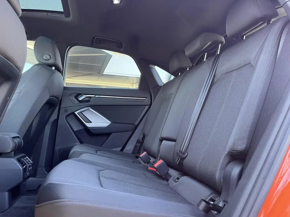 Audi Q3 Q3 1.5 TFSI SPORTBACK PANO+CARPLAY+19INCH+ uit 2020, foto 11