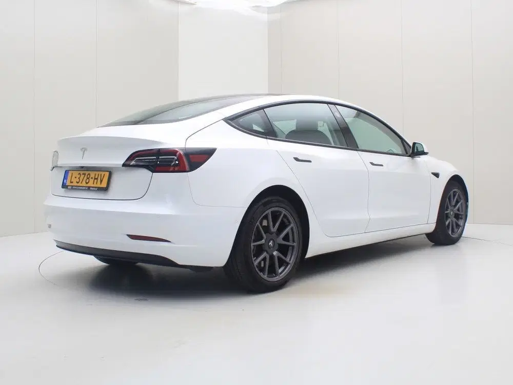 Tesla Model 3 Standard RWD Plus 90.2% SoH FACELIFT [ LFP uit 2021, foto 4