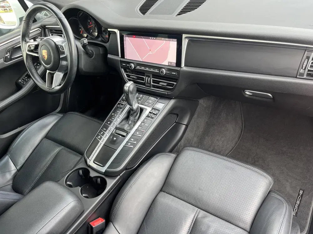 Porsche Macan FACELIFT DEALER OH PANO+CARPLAY+21INCH+MEM uit 2020, foto 2