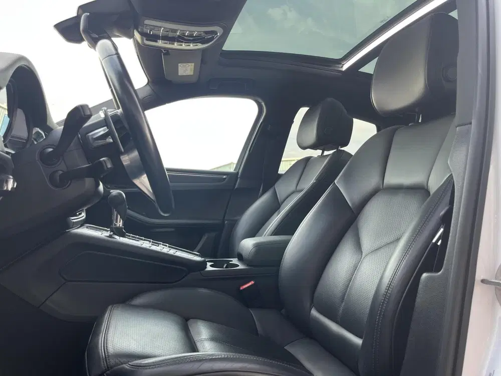 Porsche Macan FACELIFT DEALER OH PANO+CARPLAY+21INCH+MEM uit 2020, foto 6