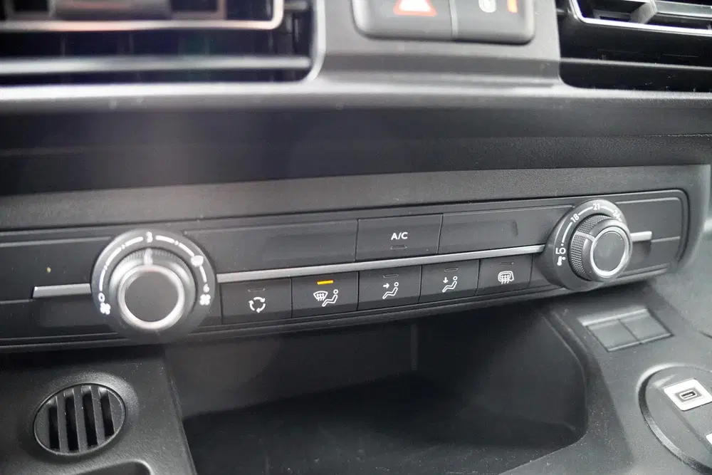 Fiat Doblo Doblò 1.5 BlueHDi 130pk S&S L2 AppleCarpla uit 2025, foto 15