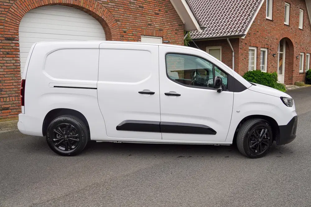 Fiat Doblo Doblò 1.5 BlueHDi 130pk S&S L2 AppleCarpla uit 2025, foto 2